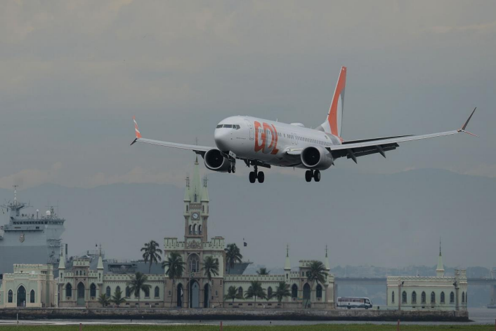 Boeing 737 MAX da Gol em aproximação para pouso no Rio de Janeiro